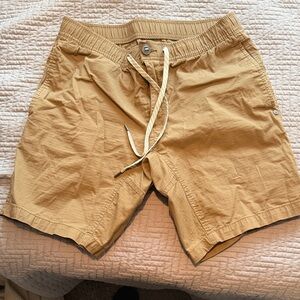 Vuori Men's Ripstop Shorts in Khaki Tan